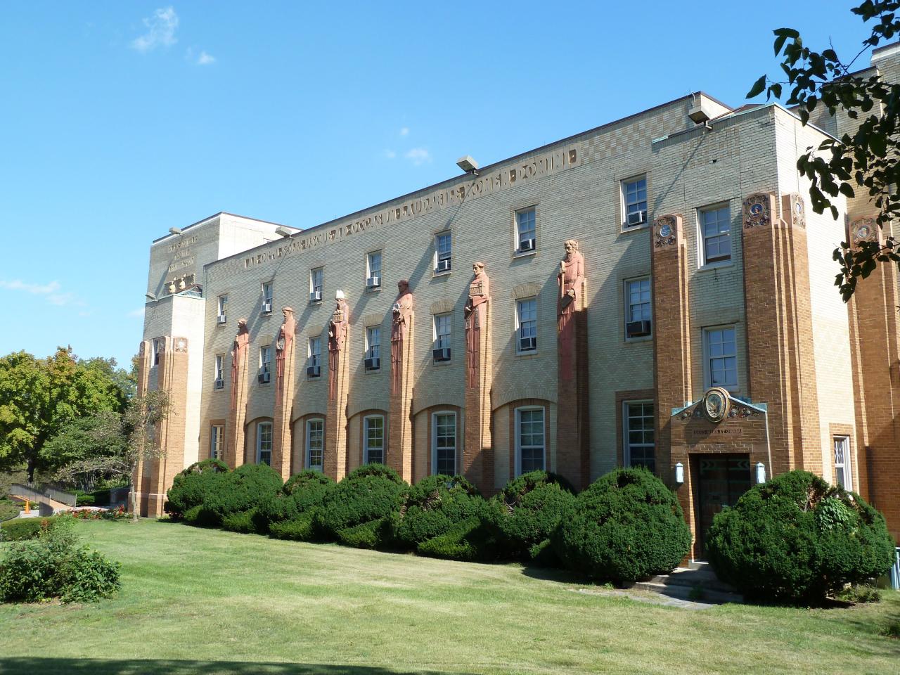 Howard University to Offer its Undergraduate and Graduate Students Free ...